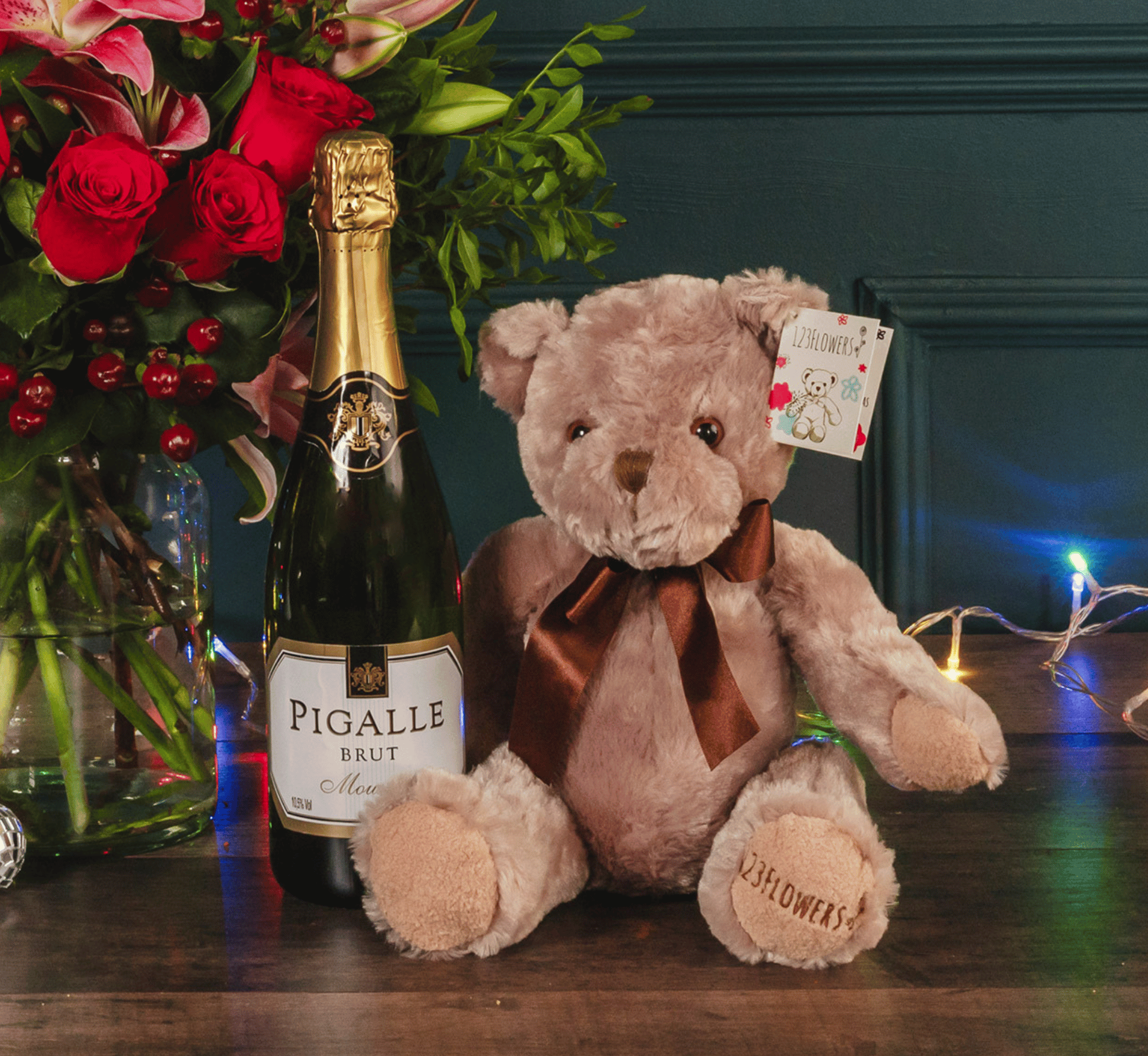 Christmas Gifts | Festive & Thoughtful Presents | 123 Flowers