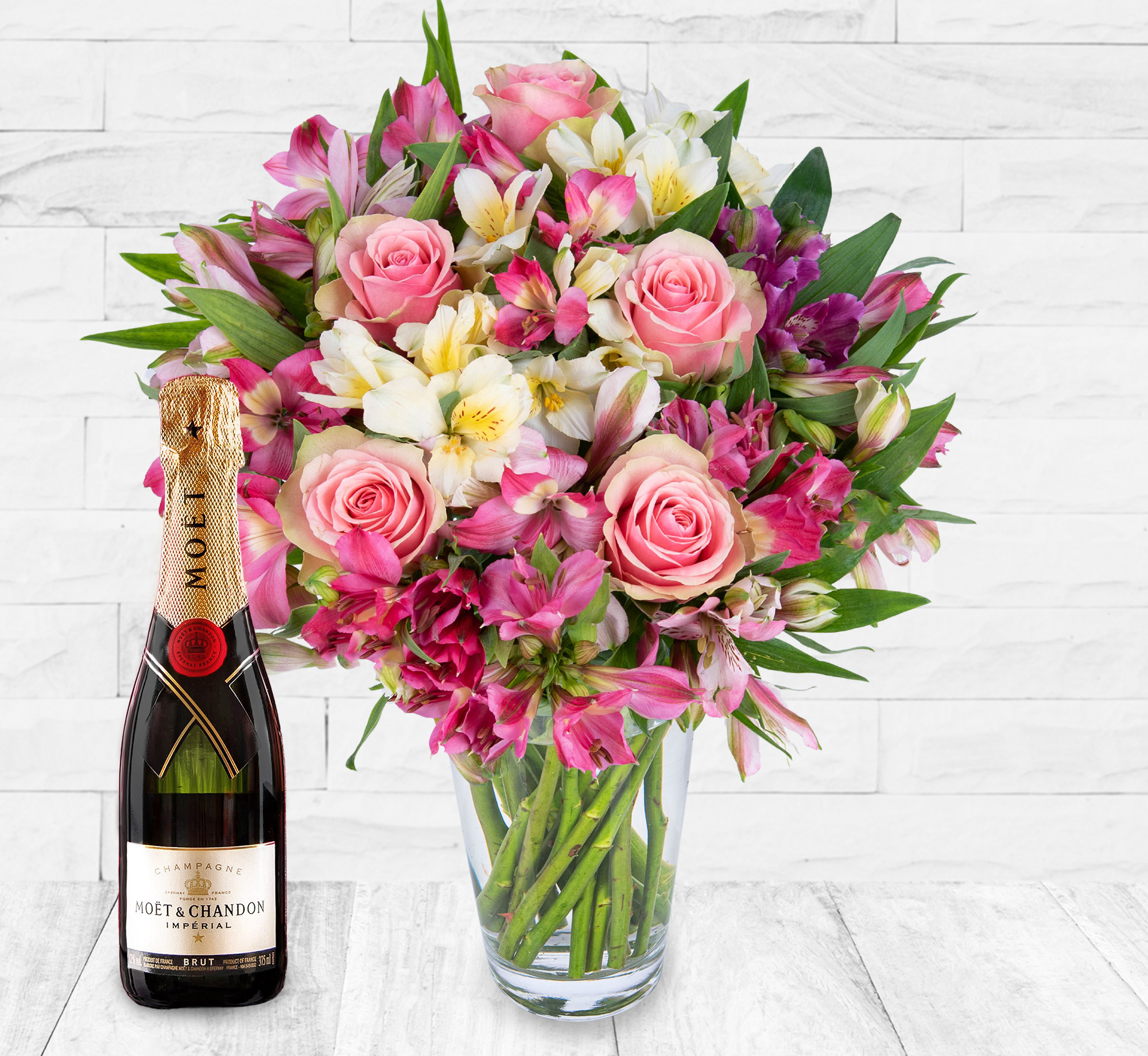 Peruvian Lily & Rose & Moet 37.5